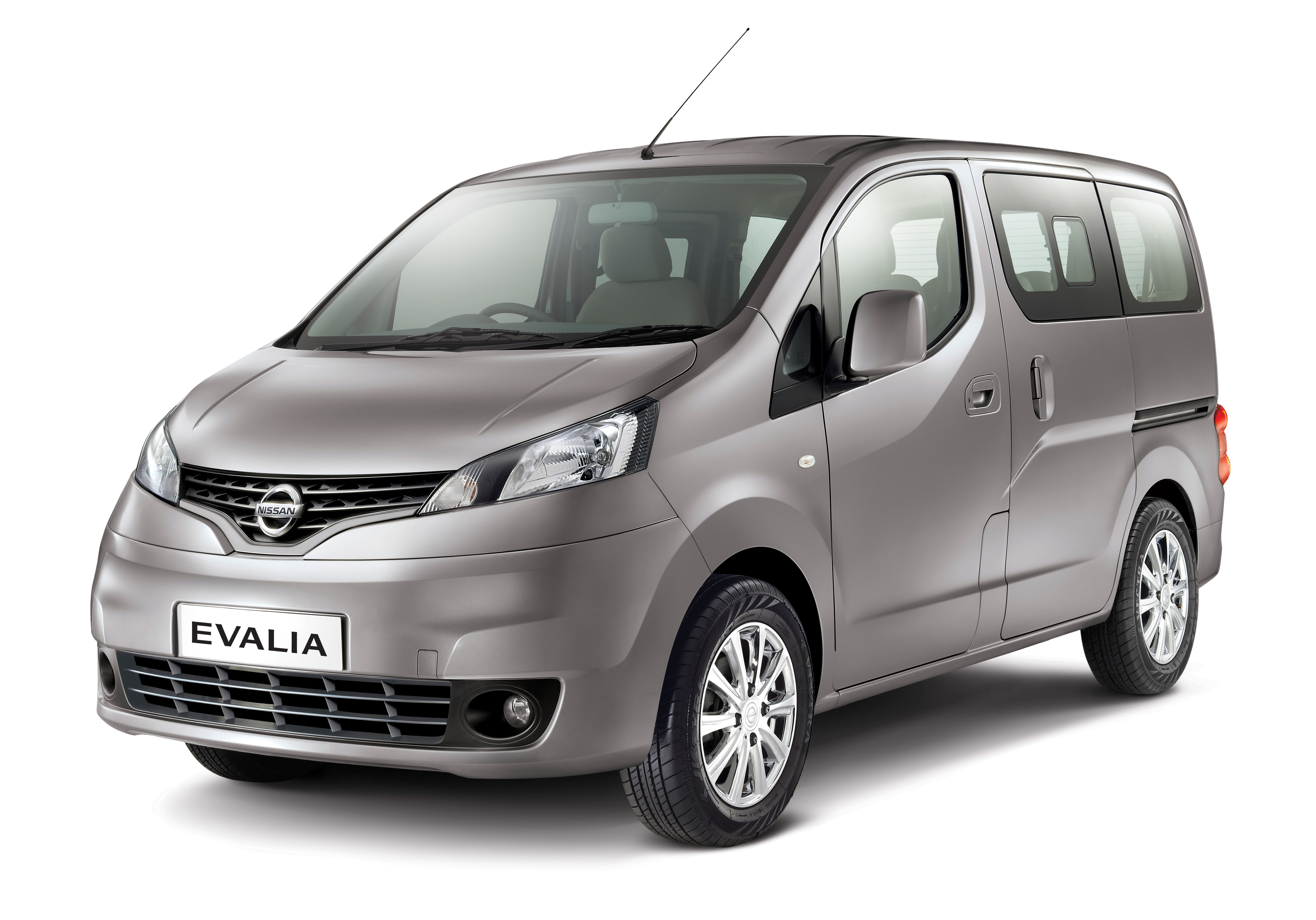 Auto Expo 2014: Nissan Evalia facelift showcased